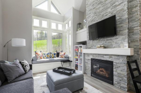 Modern Mountainside Chalet